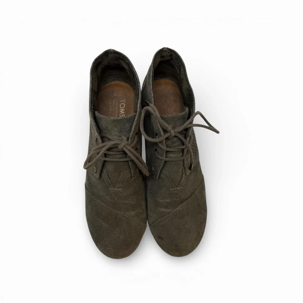 TOMS Desert Crepe Wedge Ankle Boots Tarmac Olive‎ Suede Size 8